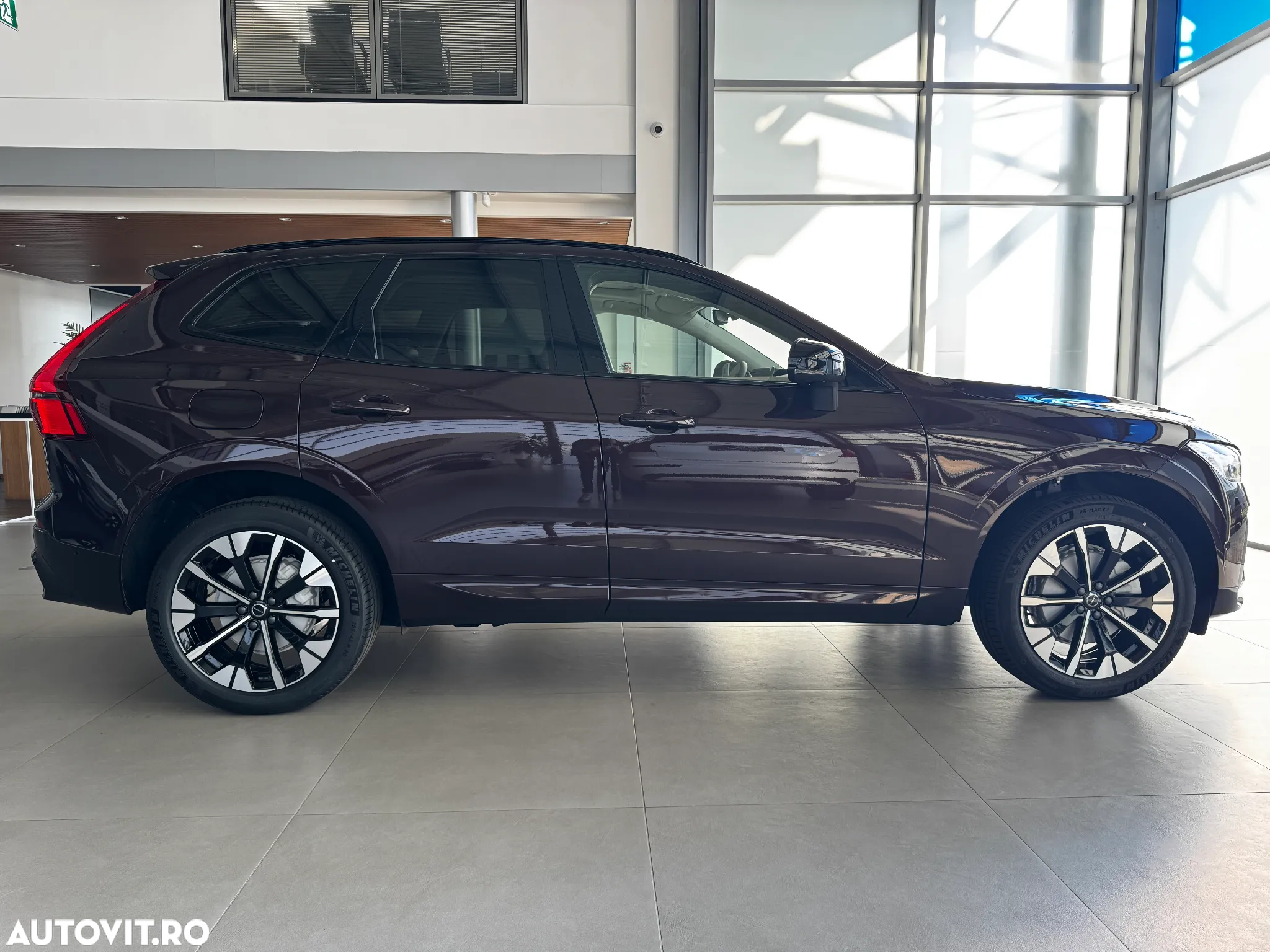 Volvo XC 60 B5 AT AWD MHEV Ultra Dark - 4