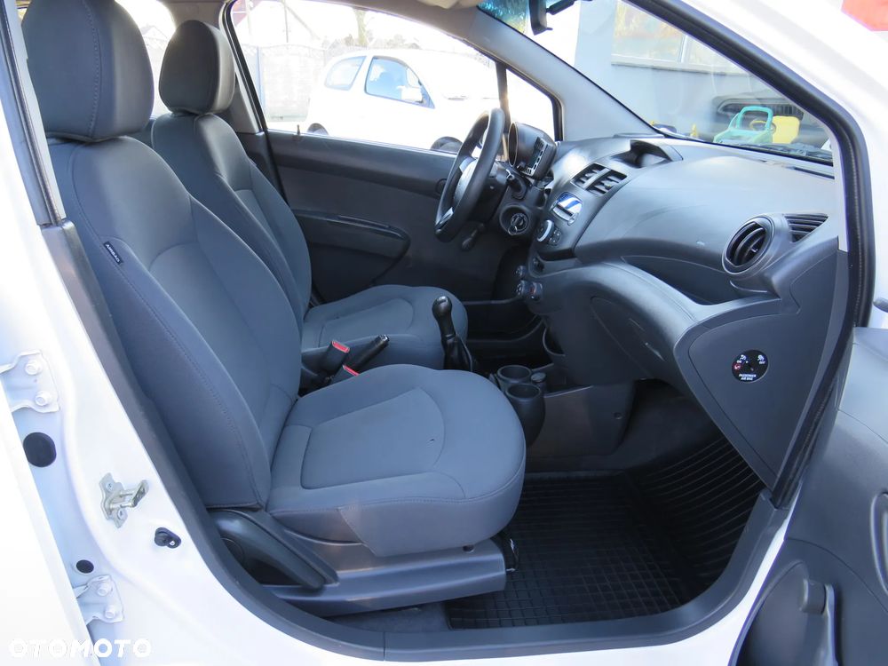 Chevrolet Spark 1.0 + - 33