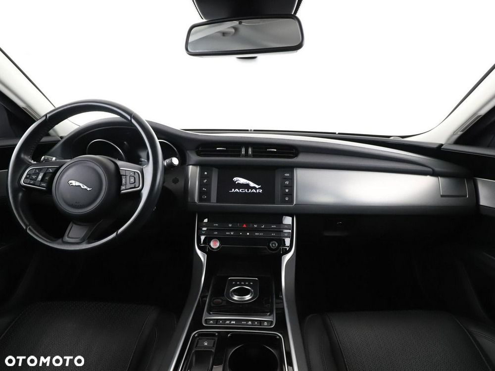 Jaguar XF E-Performance Prestige - 16