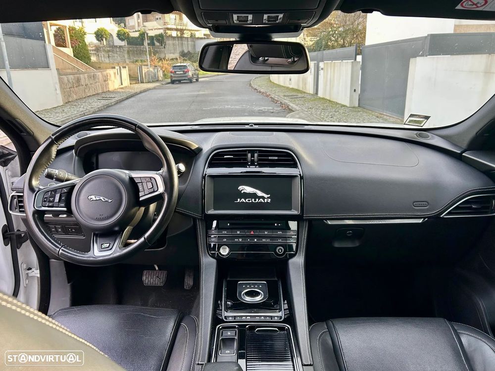 Jaguar F-Pace 2.0 i4D R-Sport Aut. - 8