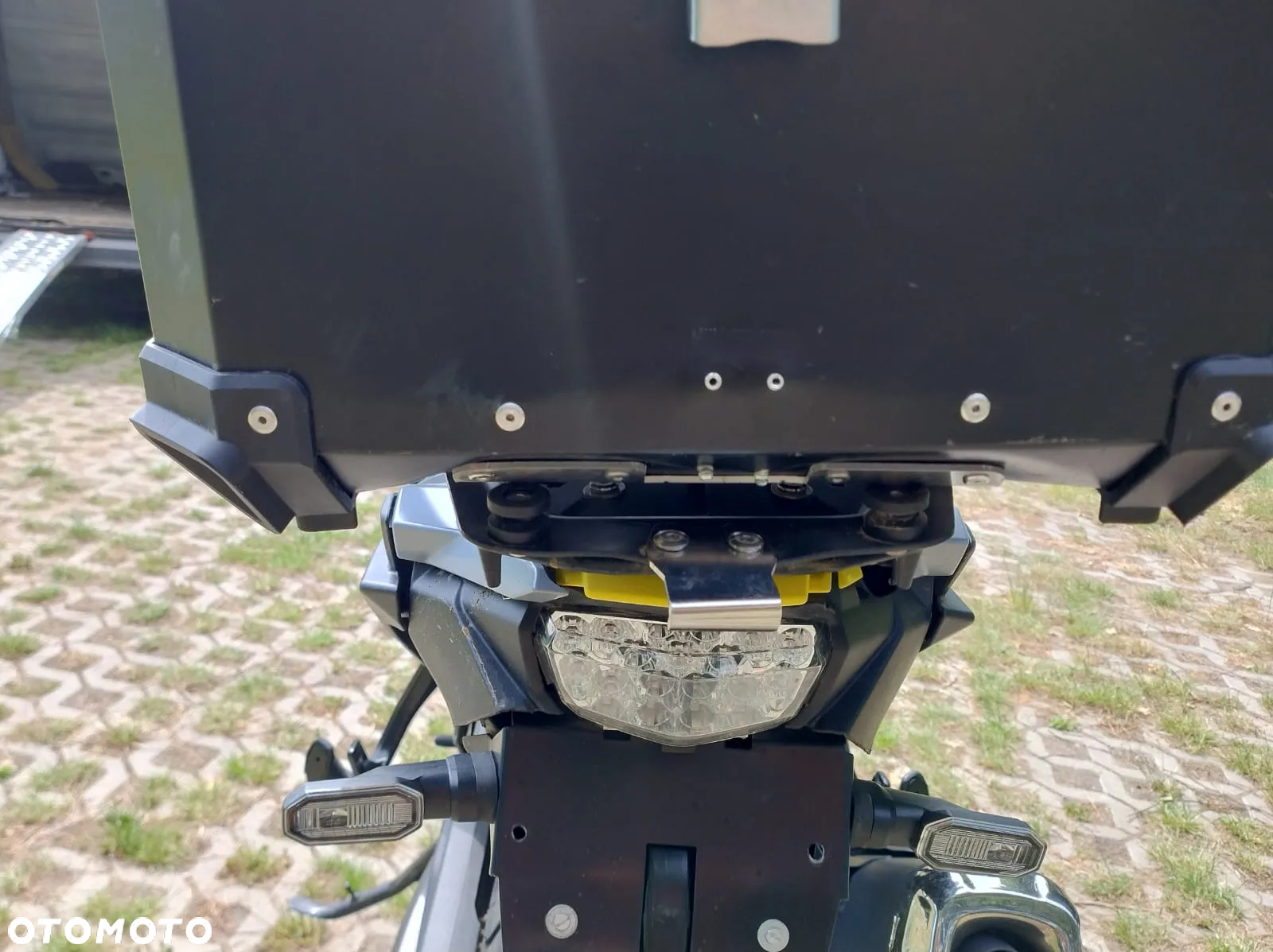Suzuki DL - 9