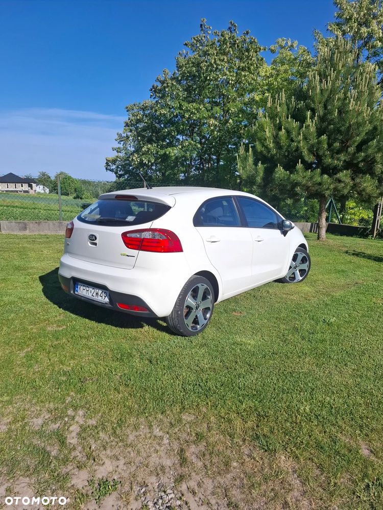 Kia Rio - 8