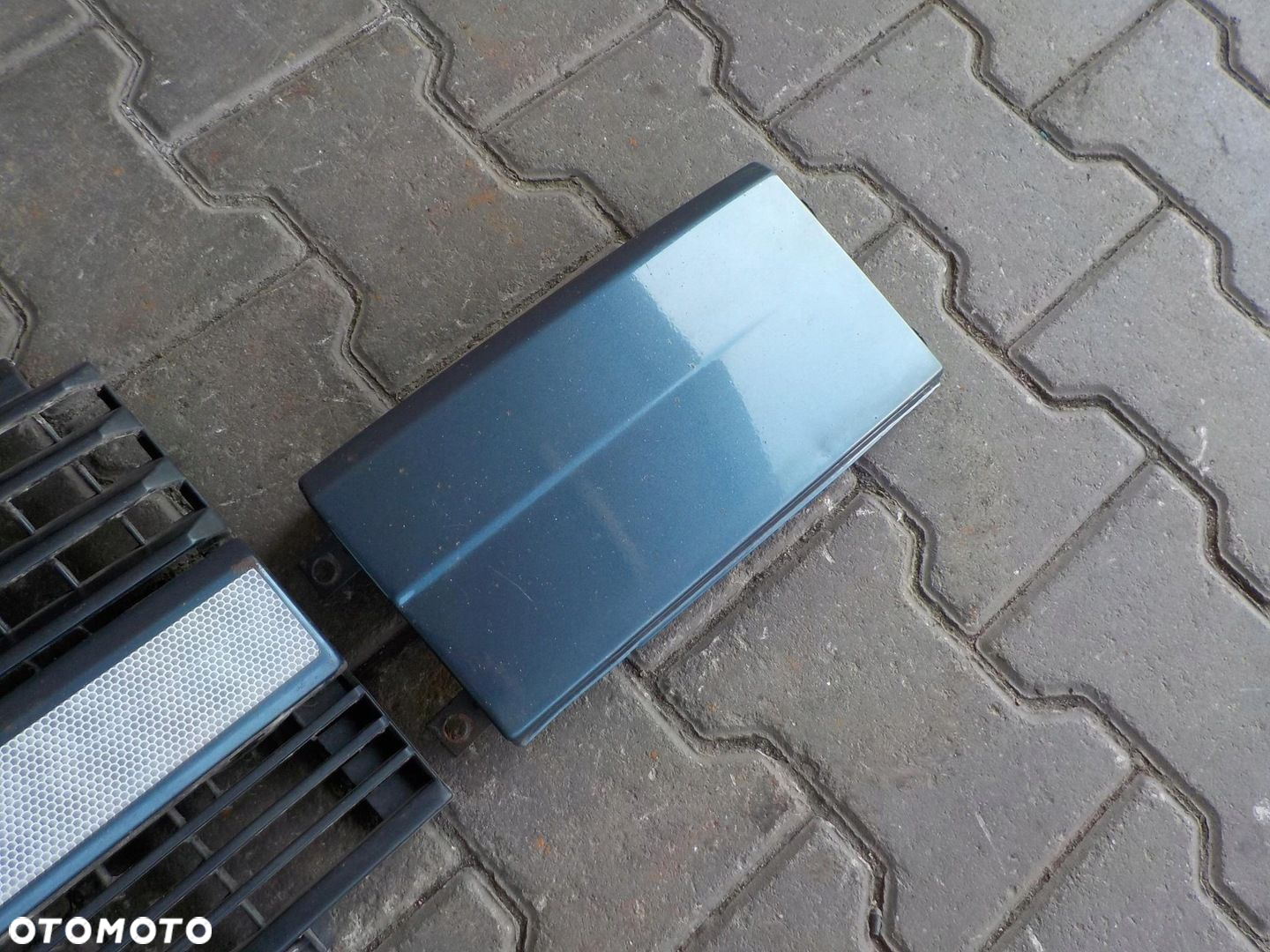 VW T4 90-95 ATRAPA GRILL PAS PRZEDNI - 4