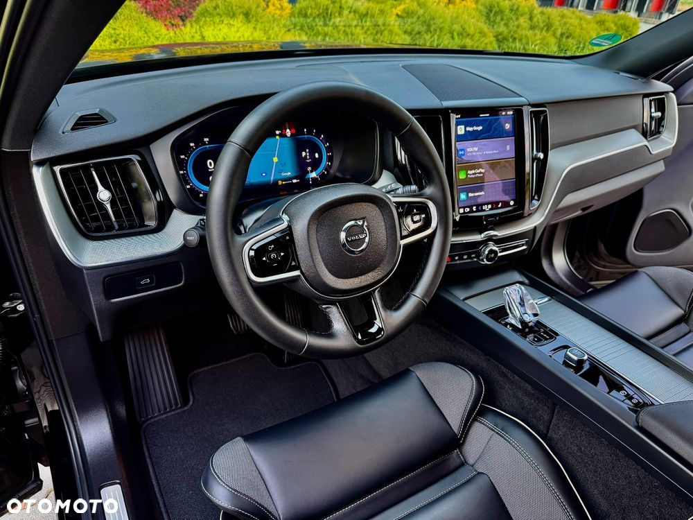 Volvo XC 60 B4 B Plus Dark - 20