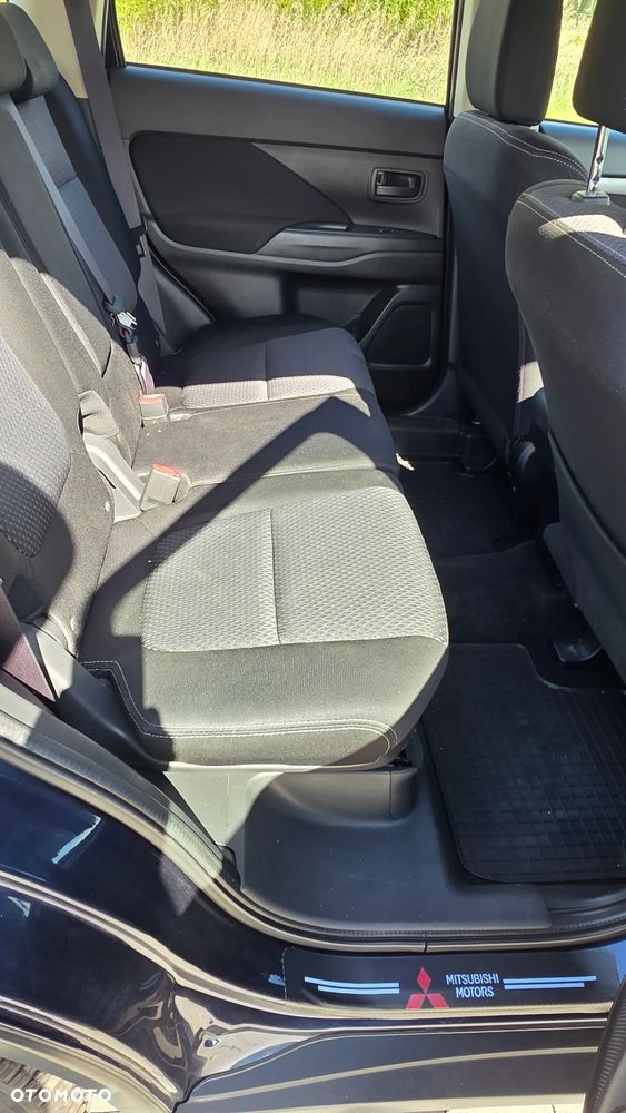 Mitsubishi Outlander - 10