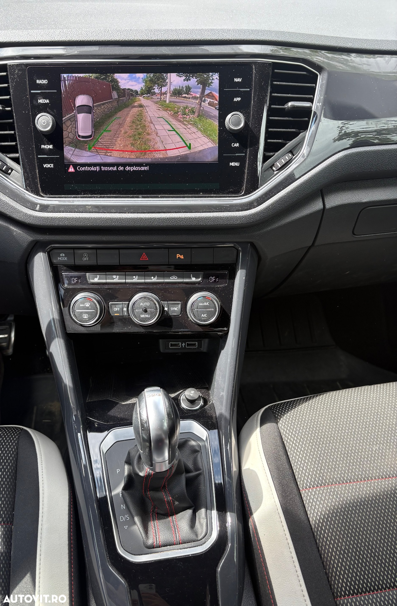Volkswagen T-ROC - 8