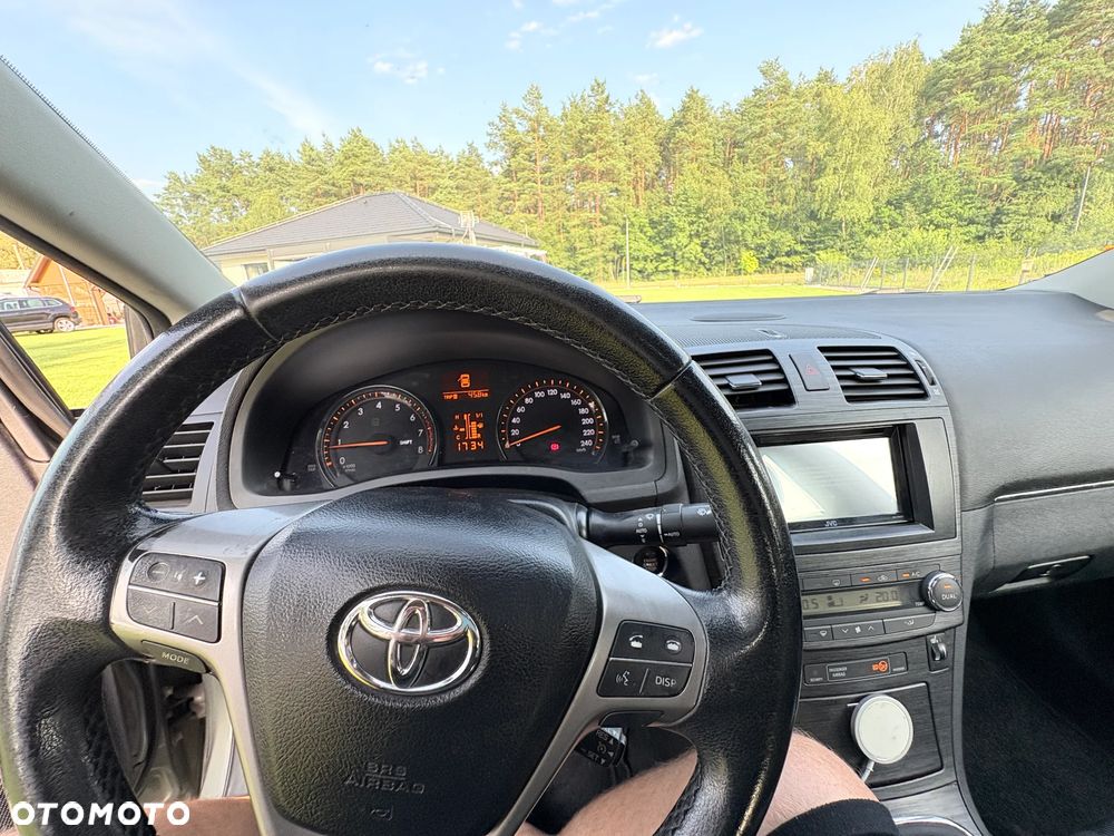Toyota Avensis 1.8 Premium EU5 - 6