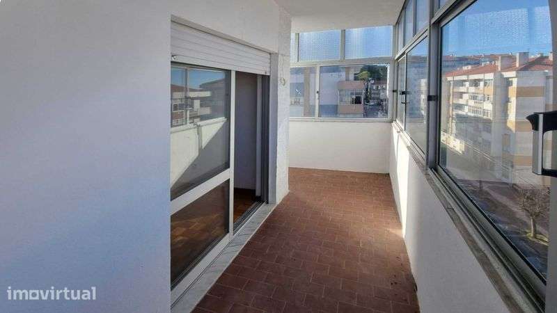 Arrenda-se T2  no centro da Guarda  com garagem e elevador - Grande imagem: 4/11