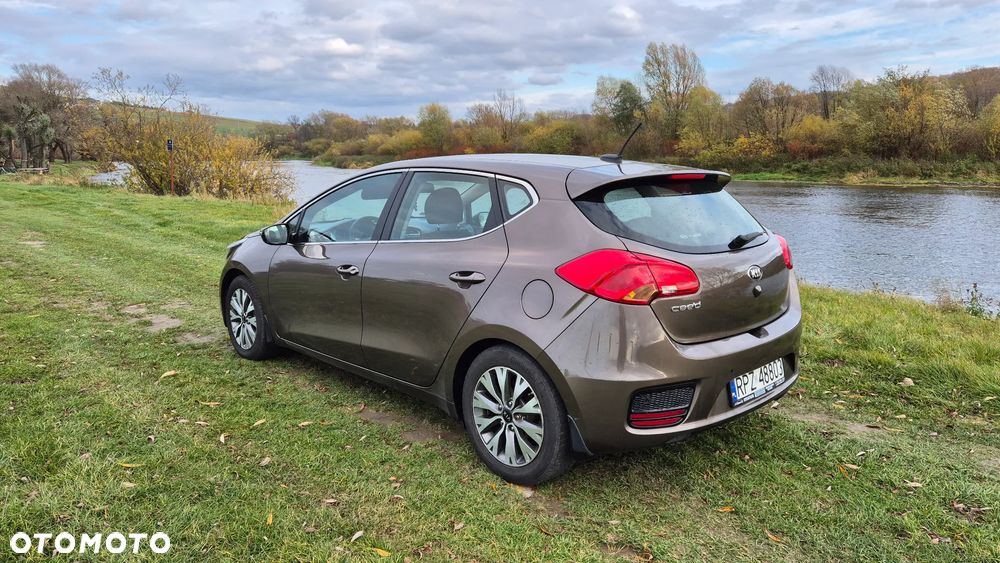 Kia Ceed Cee'd 1.6 GDI Business Line - 3