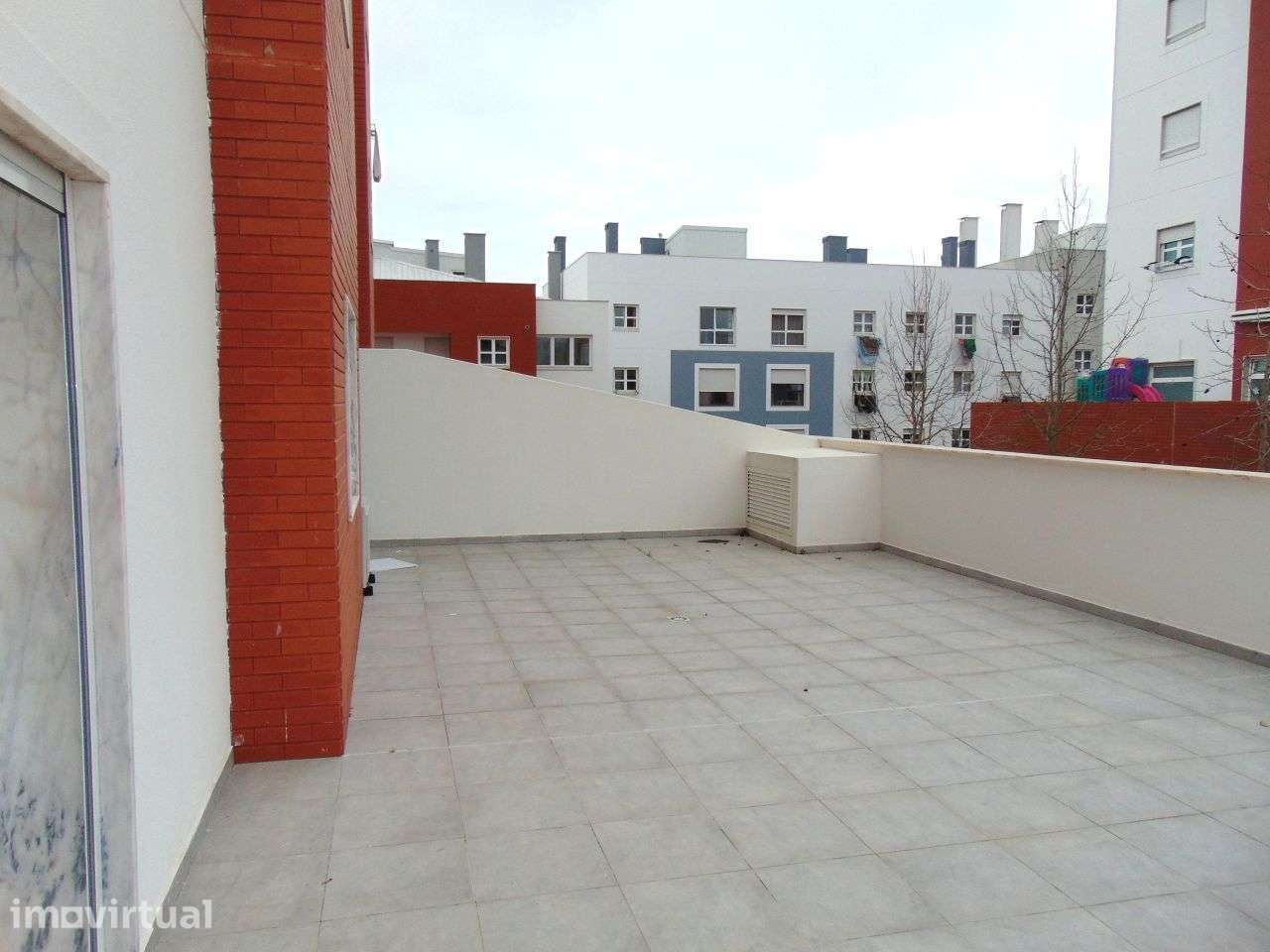 Apartamento novo T2 com terraço e garagem - Grande imagem: 3/18