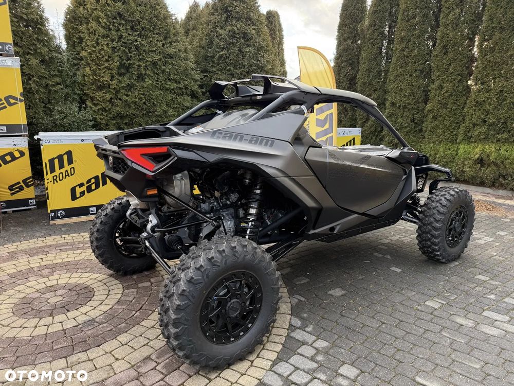 Can-Am Maverick - 4