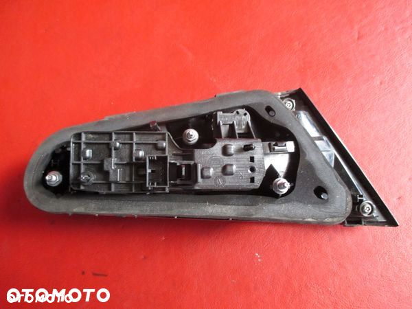 AUDI A3 8V 3D LAMPA PRAWA TYŁ W KLAPE 8V3945076 - 2