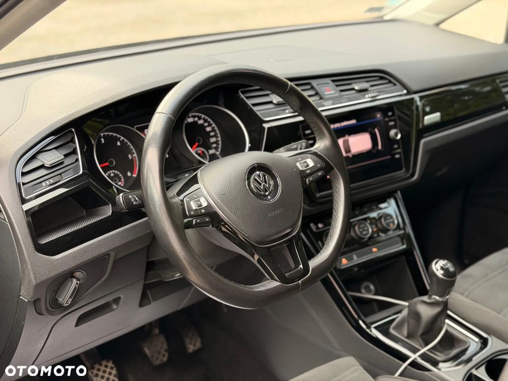 Volkswagen Touran 2.0 TDI BMT Highline - 10