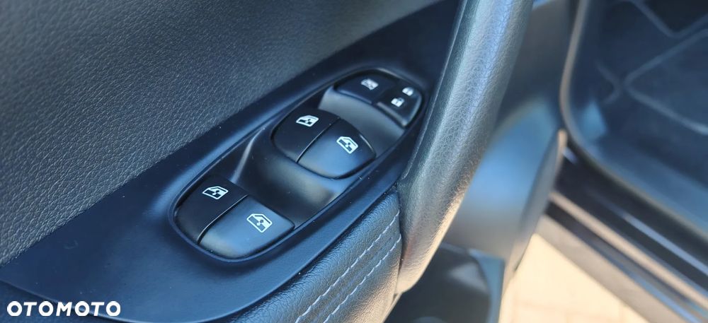 Nissan Qashqai 1.5 dCi N-Connecta - 9