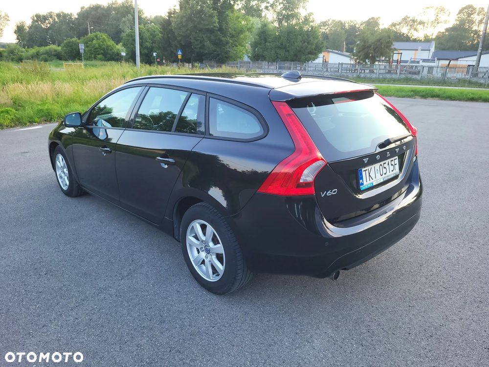 Volvo V60 D3 Momentum - 8