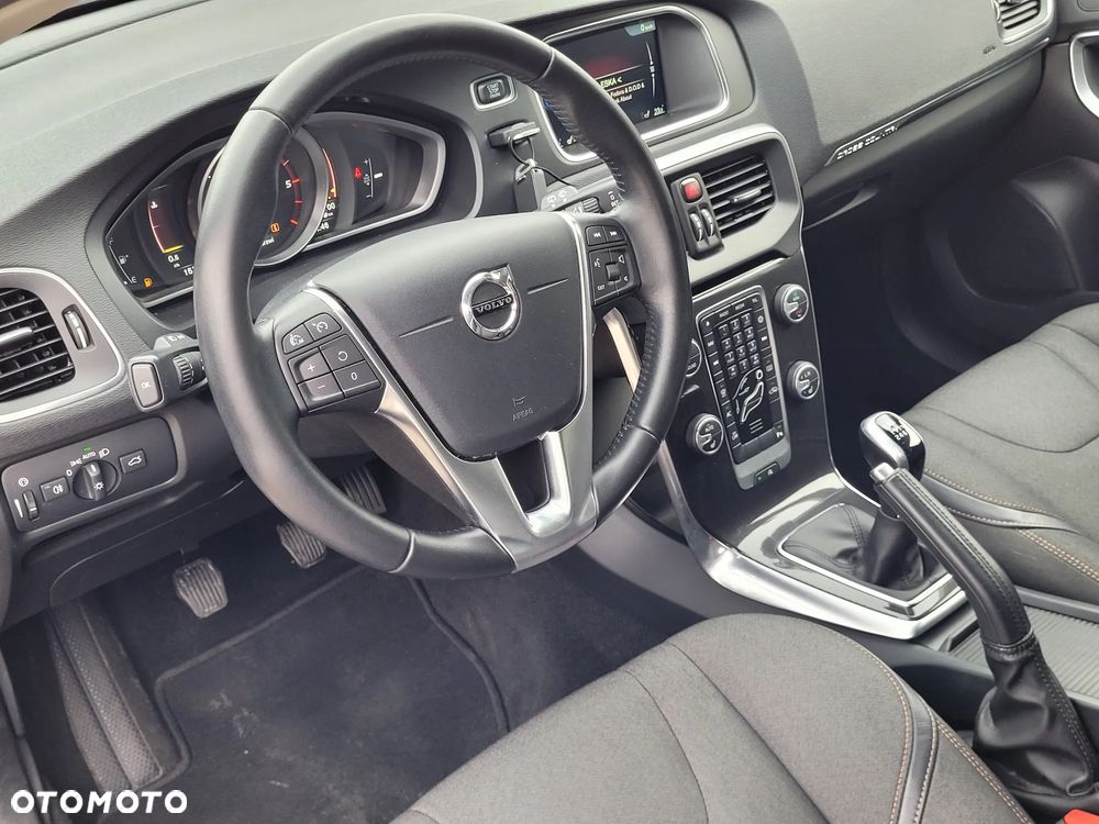 Volvo V40 Cross Country D2 Momentum - 20