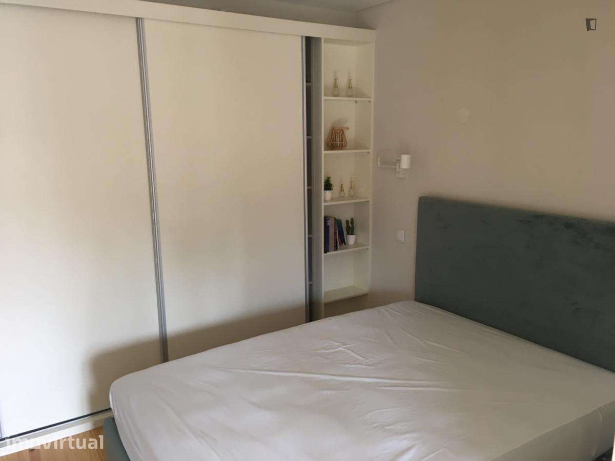 Apartamento com 1 quartos - localizado em Sé Porto - Grande imagem: 2/5