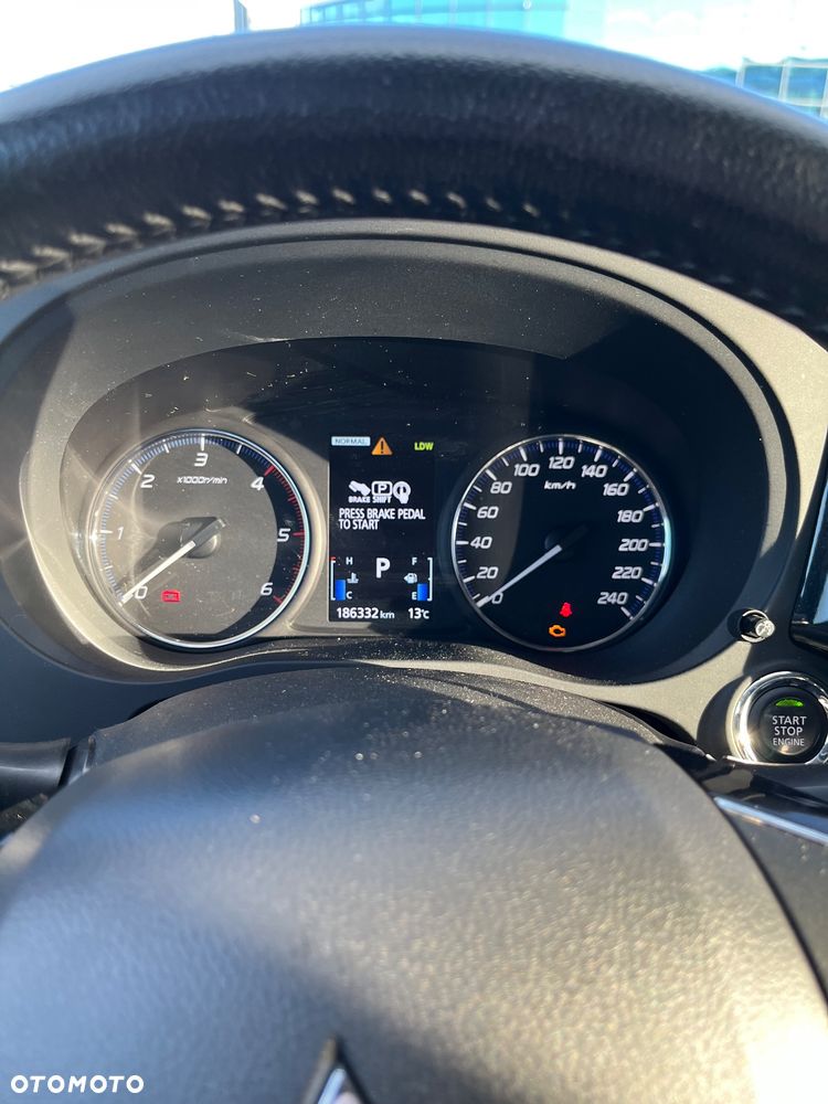 Mitsubishi Outlander - 17