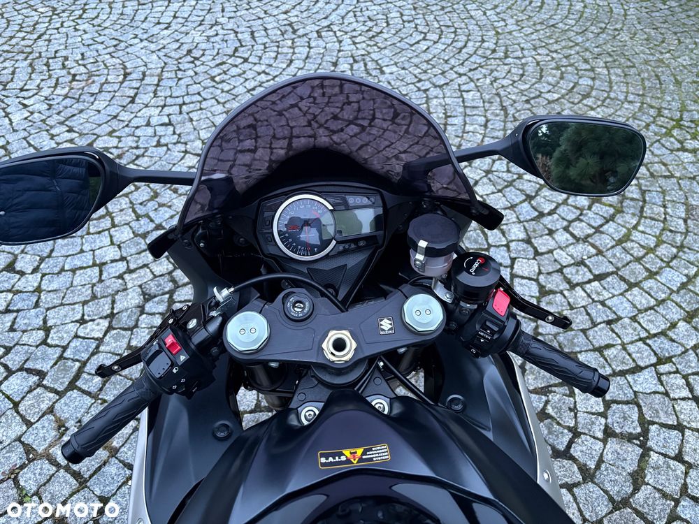 Suzuki GSX-R - 33
