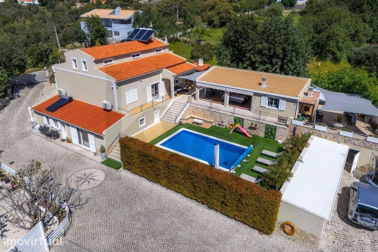 Moradia isolada com piscina a poucos minutos de Loulé - Oportunidade ú - Grande imagem: 2/49