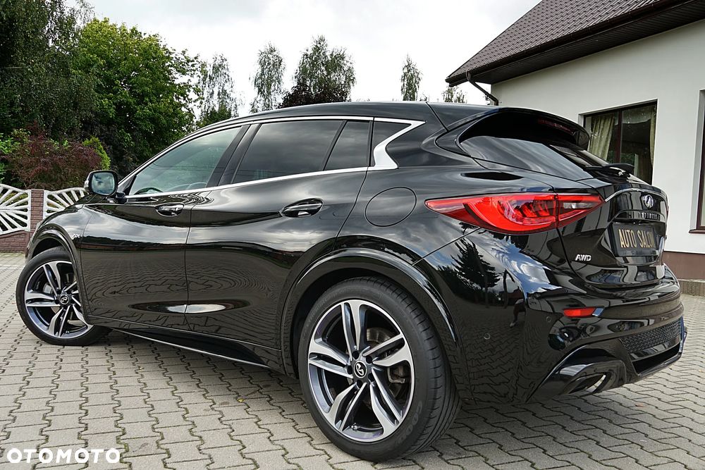 Infiniti Q30 2.0t DCT AWD Sport City Black - 21