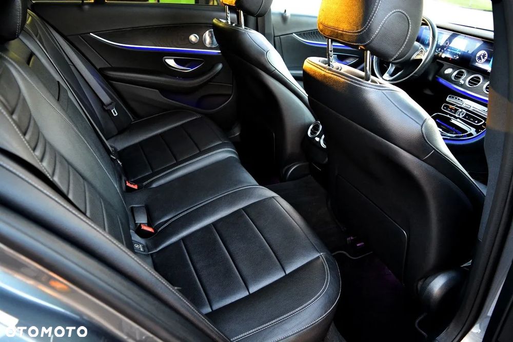 Mercedes-Benz Klasa E 250 9G-TRONIC AMG Line - 26