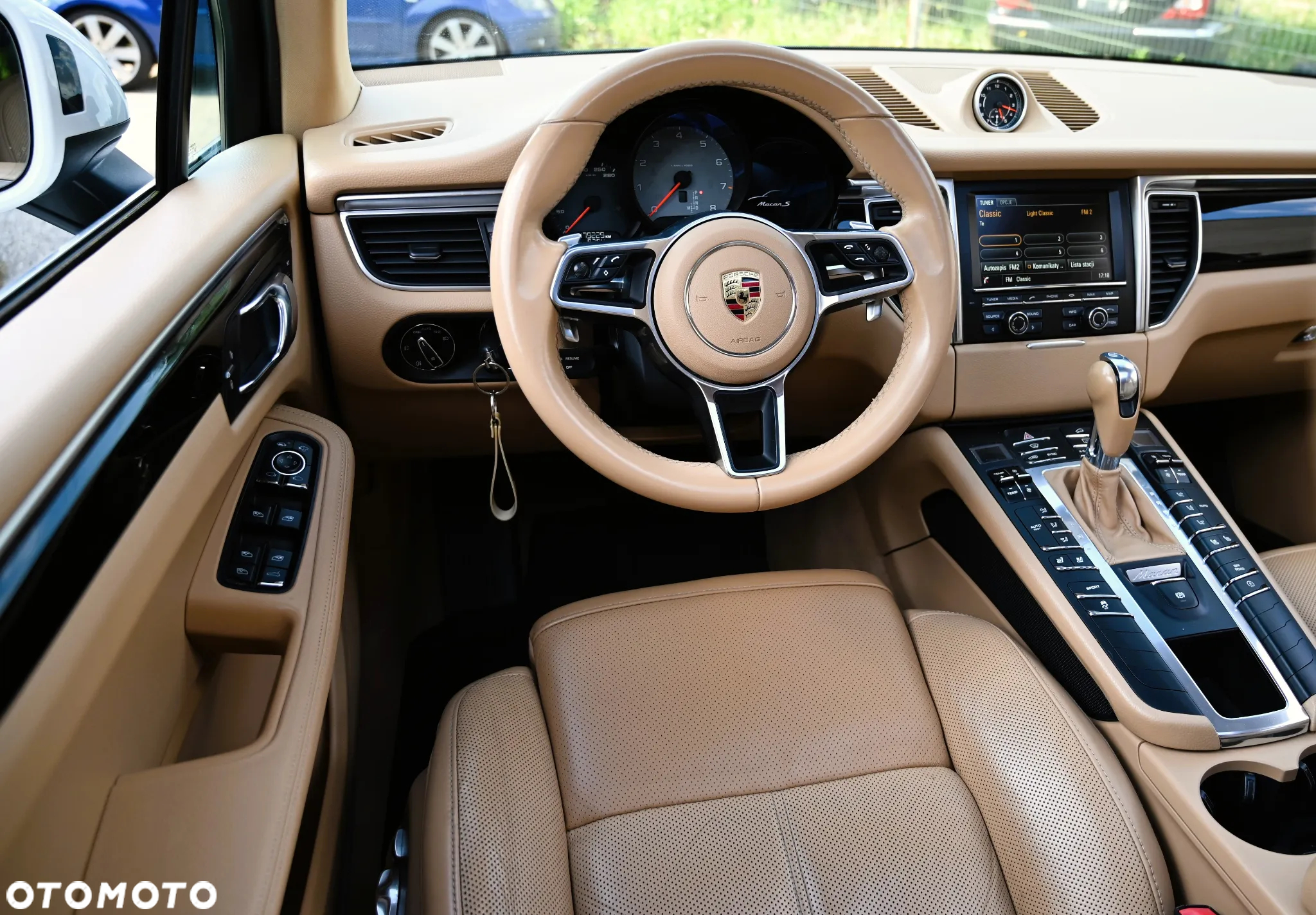 Porsche Macan - 31