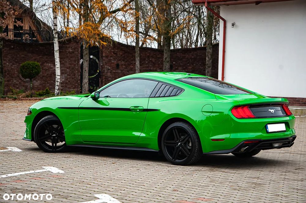 Ford Mustang - 17