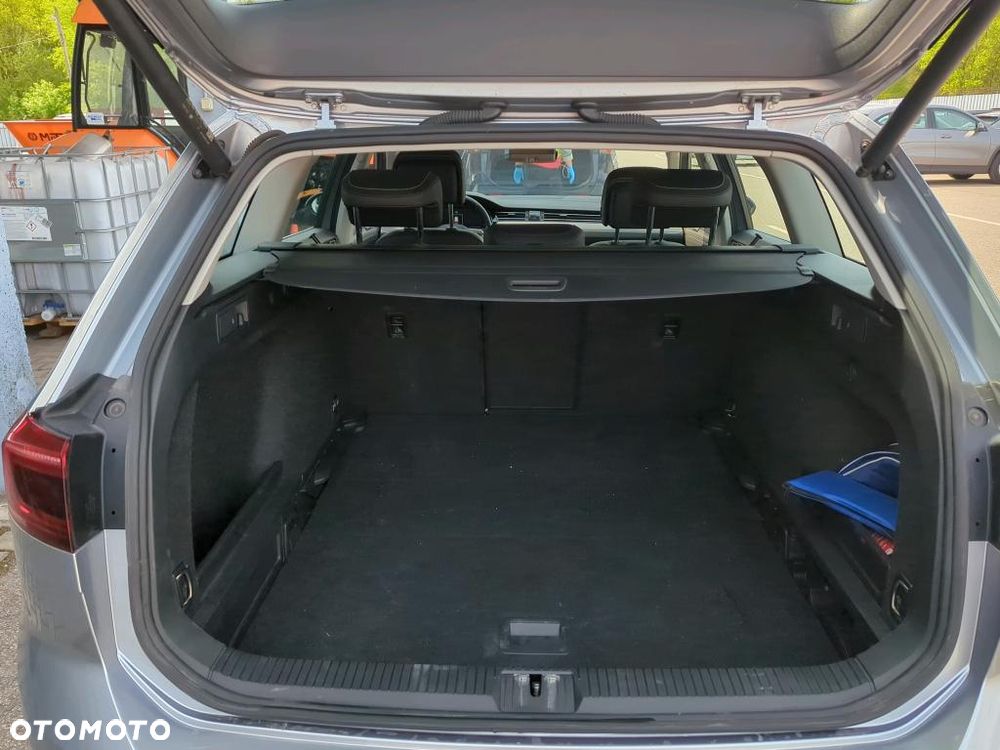 Volkswagen Passat 2.0 TDI EVO Elegance DSG - 11