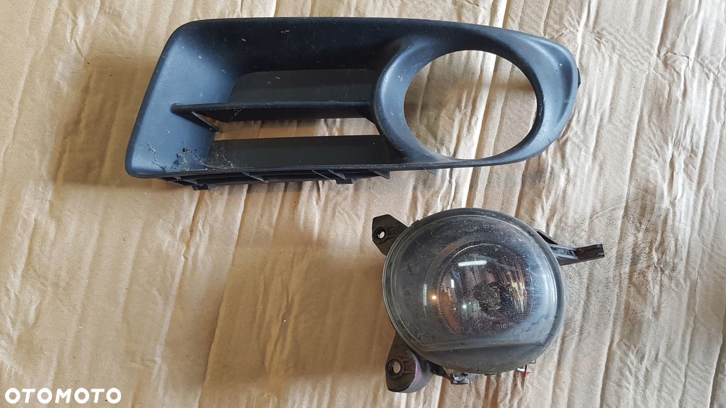 TOYOTA COROLLA E12 04-06 HALOGEN KRATKA LEWY - 1