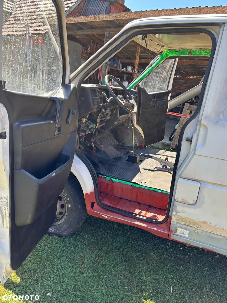 Volkswagen Transporter - 22