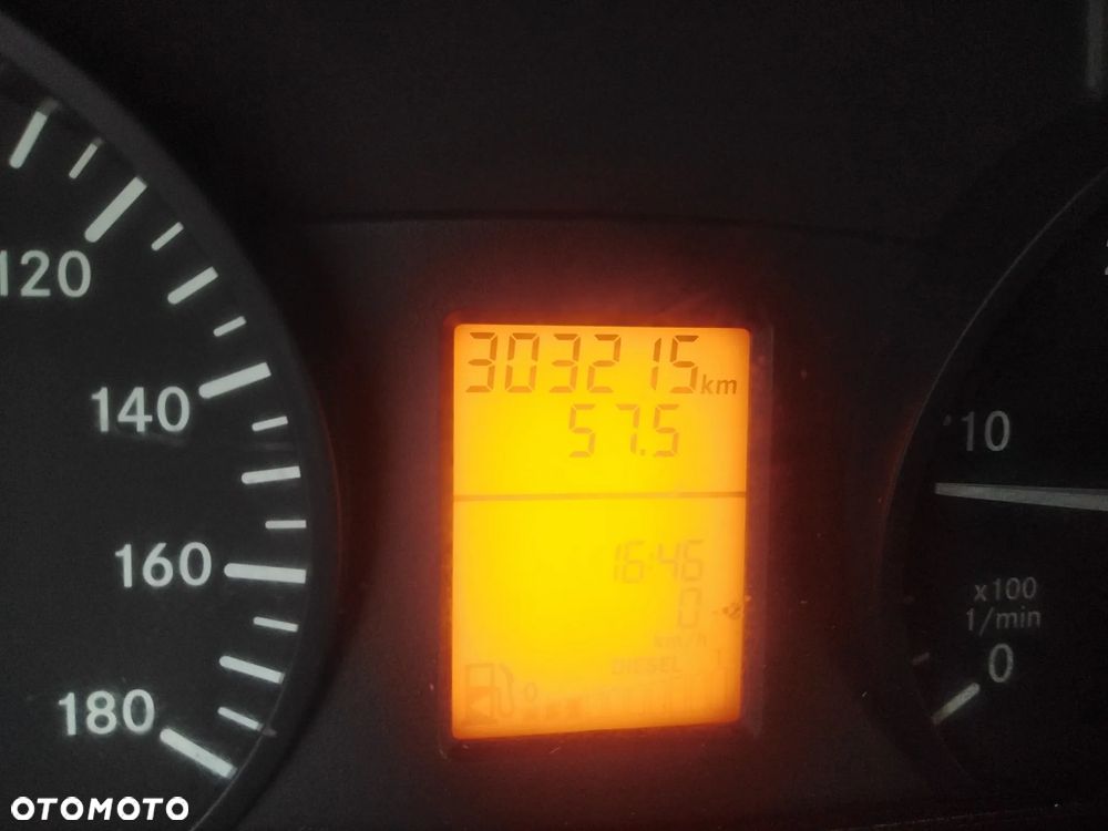 Mercedes-Benz Sprinter - 23