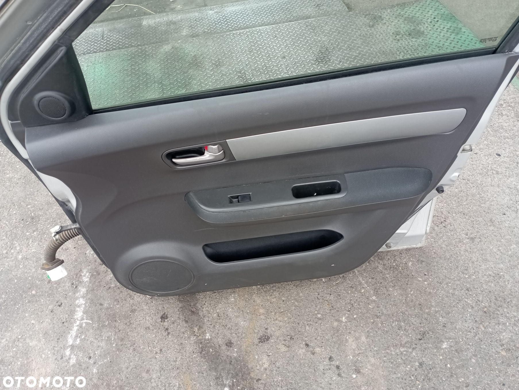 DRZWI PRAWY PRZÓD 5d

 SUZUKI
 SWIFT IV MK6 ZCC SILKY SILVER - 8