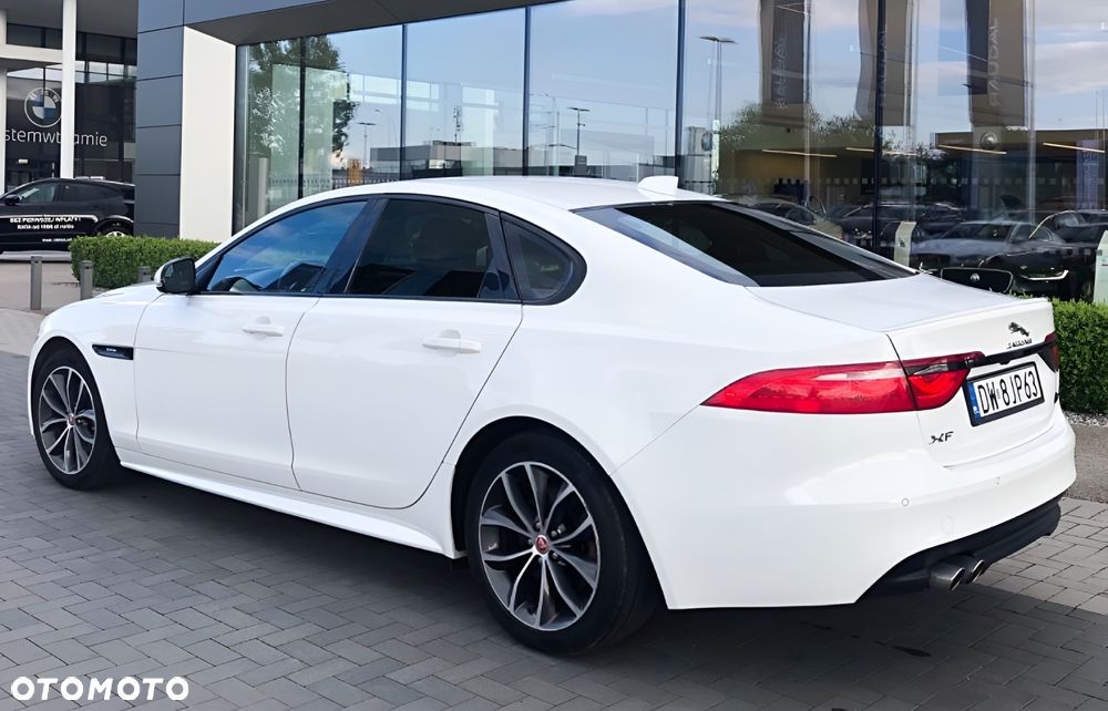 Jaguar XF 2.0 i4D R-Sport - 2
