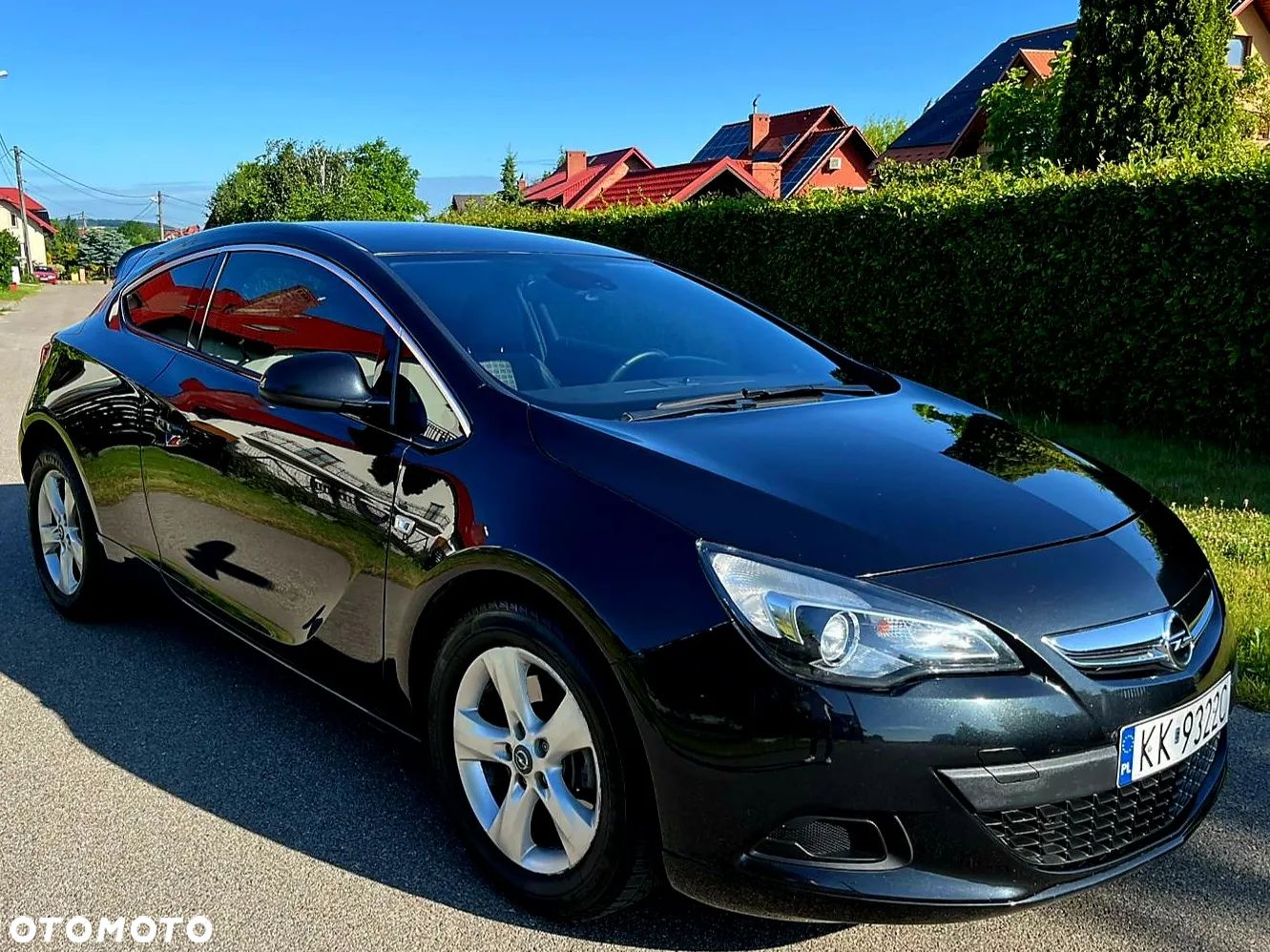 Opel Astra IV GTC 1.4 T Active - 1