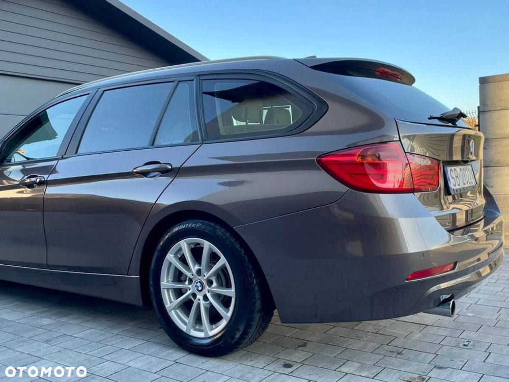 BMW Seria 3 320d Touring Efficient Dynamics Edition - 4