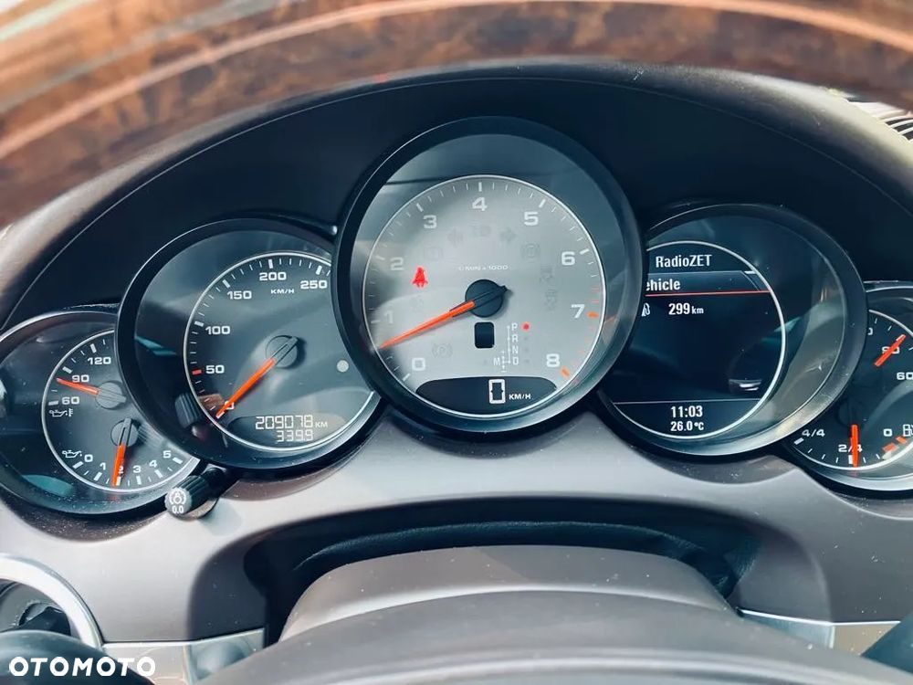 Porsche Cayenne S - 16