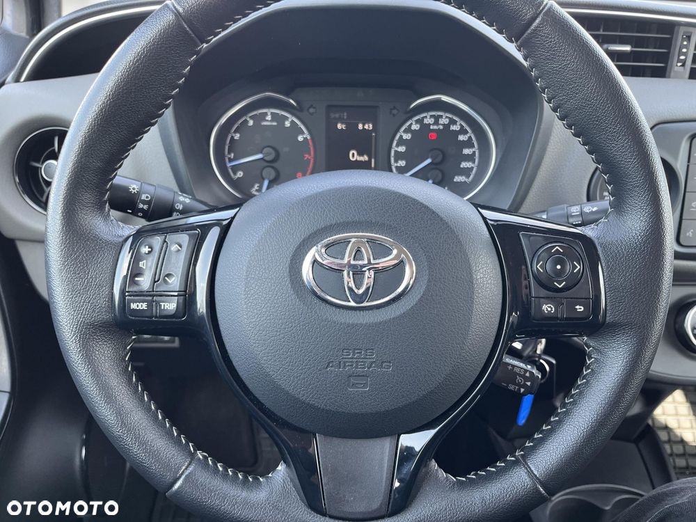 Toyota Yaris 1.5 Premium - 7