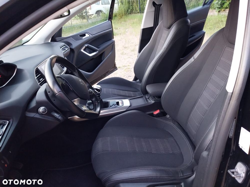 Peugeot 308 BlueHDi 130 Stop & Start Allure Business-Paket - 29