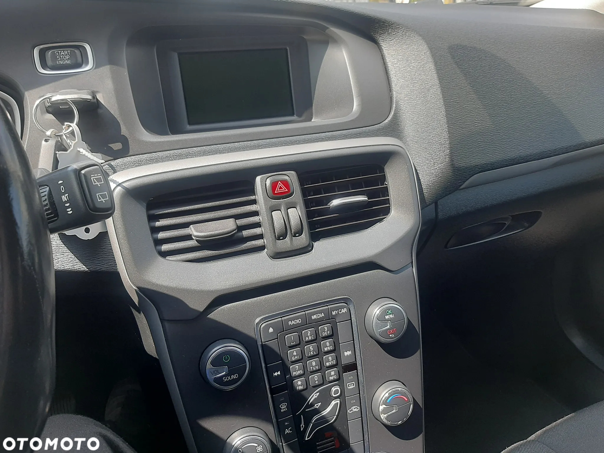 Volvo V40 D2 Momentum - 24