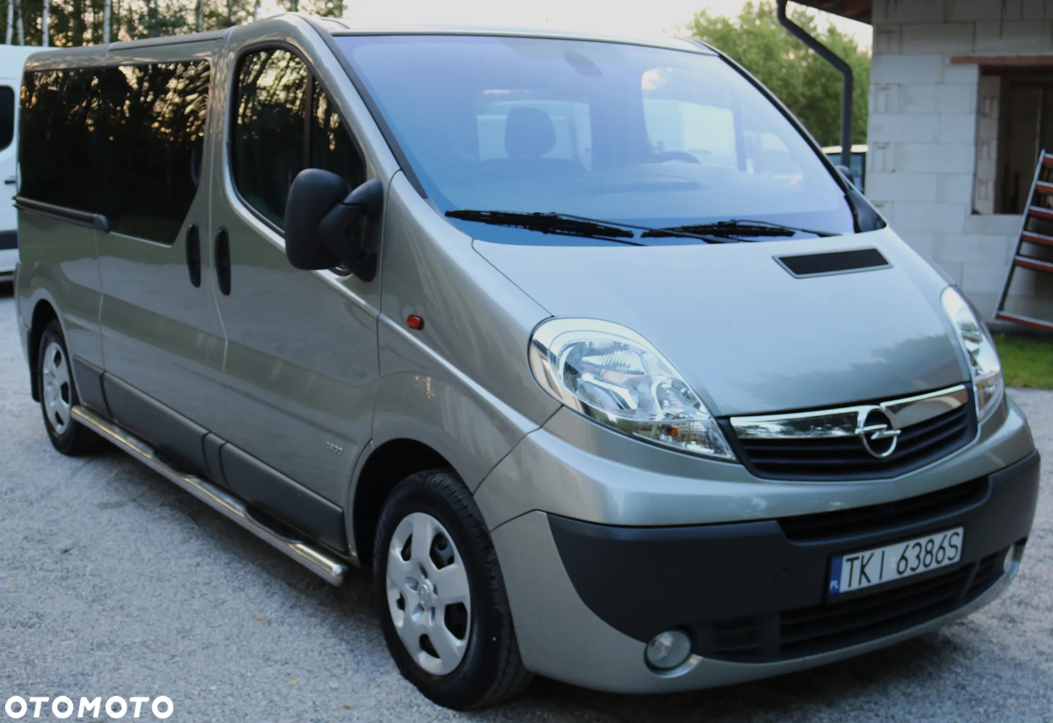 Opel Vivaro - 2