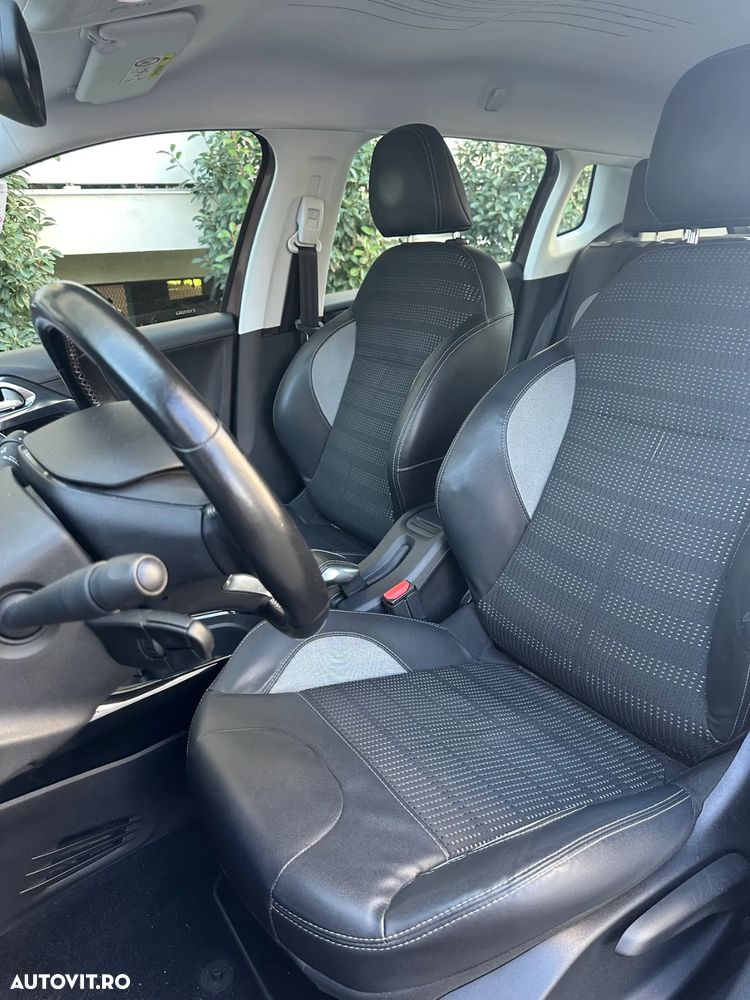 Peugeot 2008 - 8