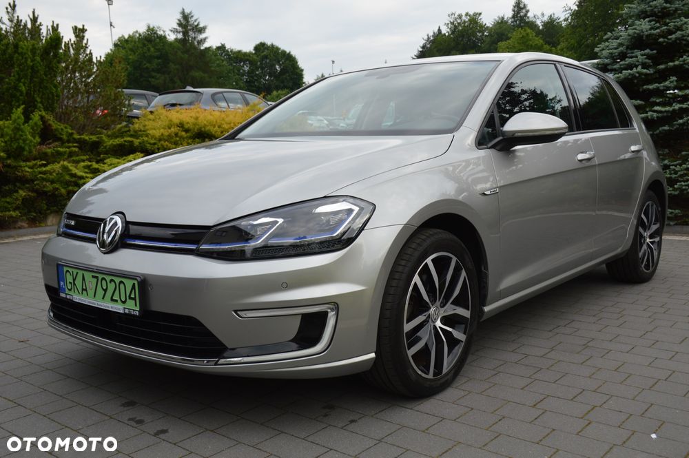 Volkswagen Golf - 2