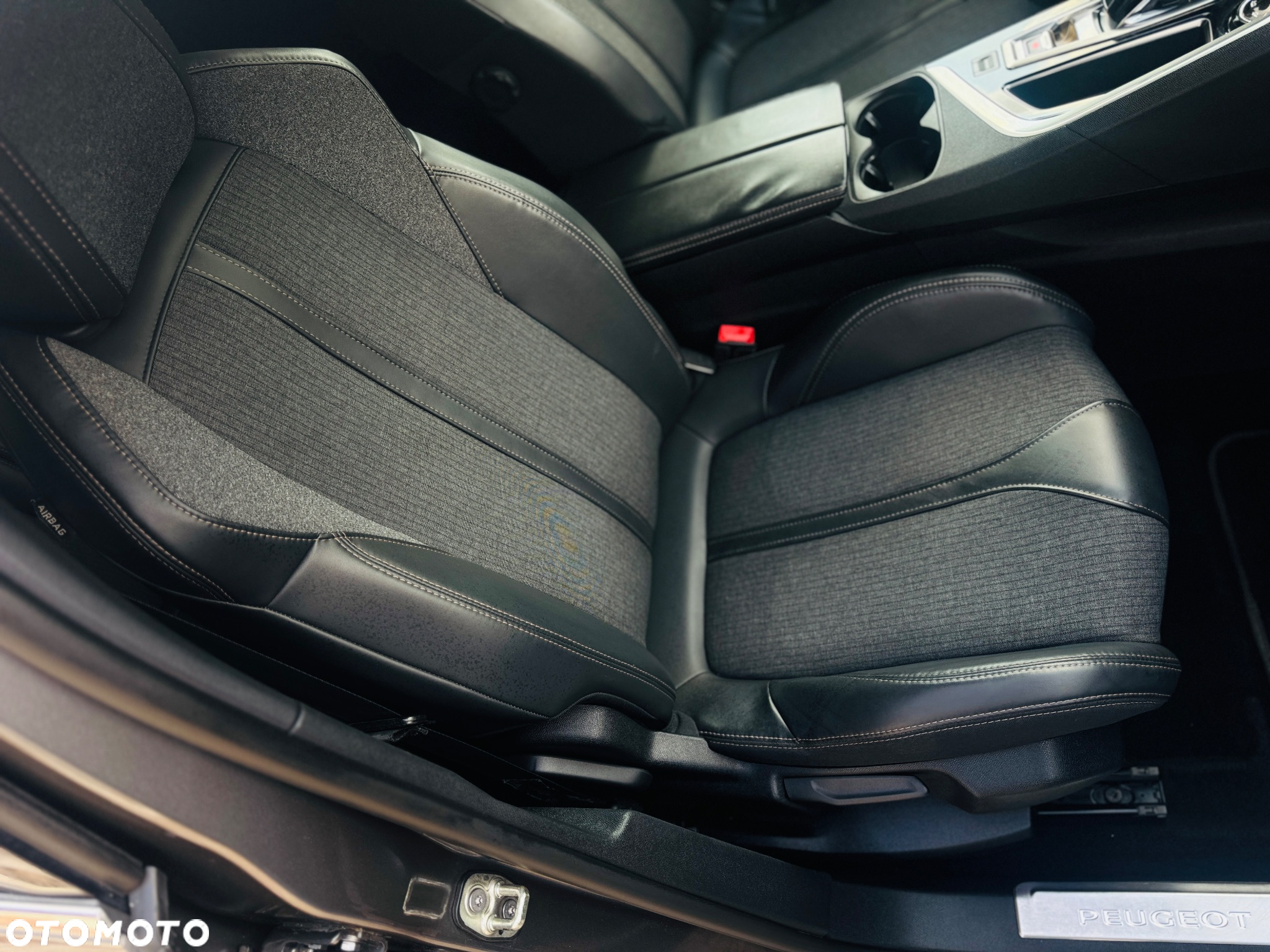Peugeot 5008 1.6 BlueHDI Allure S&S EAT6 - 9