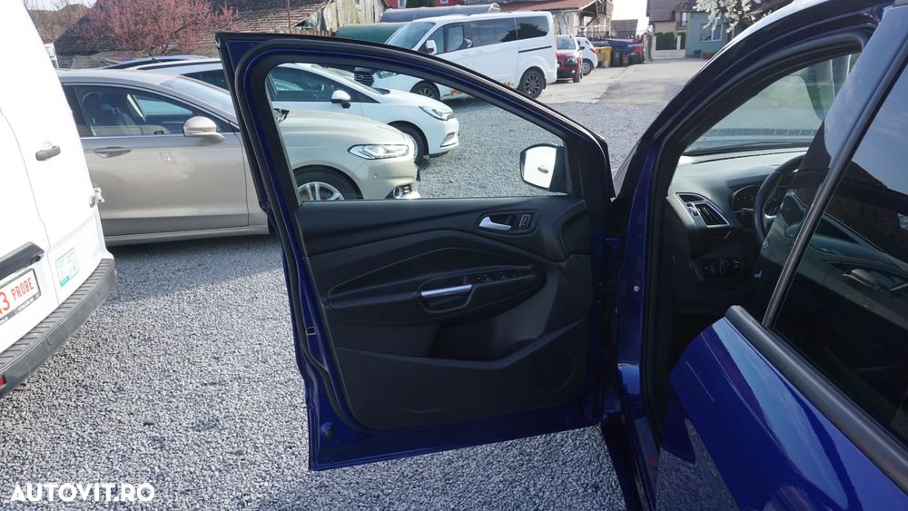 Ford Kuga 1.5 EcoBoost 2x4 ST-Line - 6