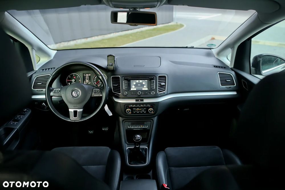 Volkswagen Sharan 2.0 TDI Blue Motion Highline - 23