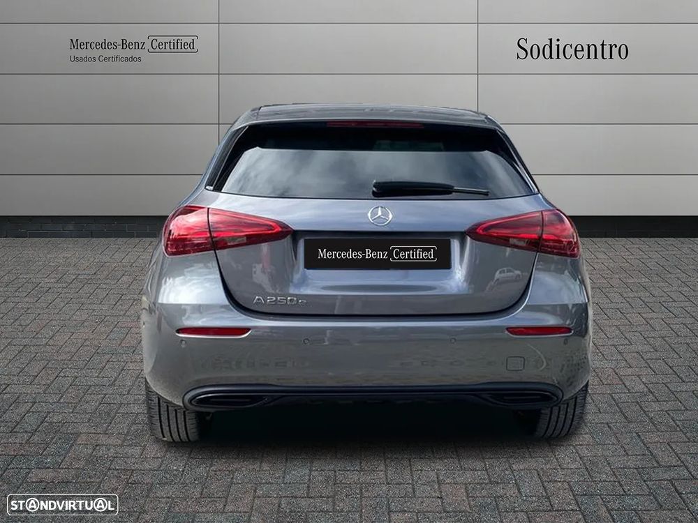 Mercedes-Benz A 250 e - 8