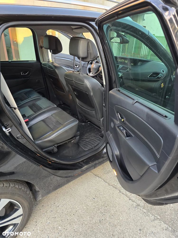 Renault Grand Scenic - 21