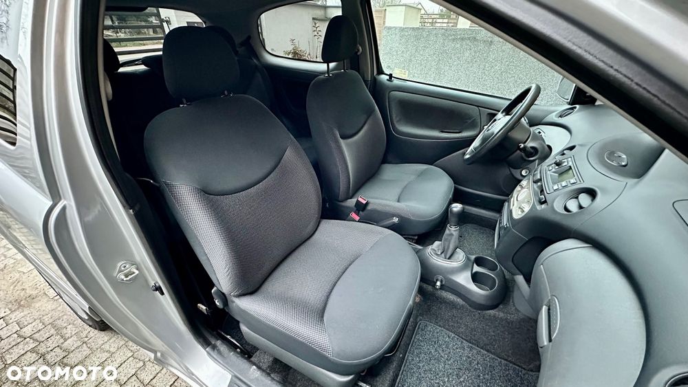 Toyota Yaris 1.0 Luna - 20