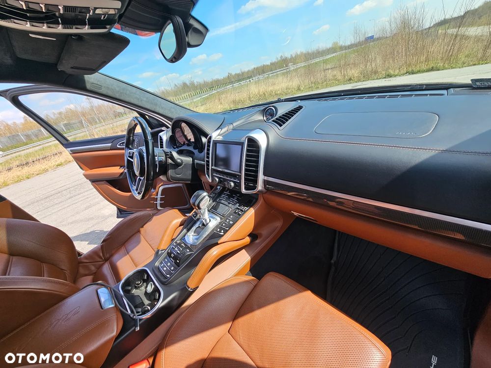 Porsche Cayenne - 18